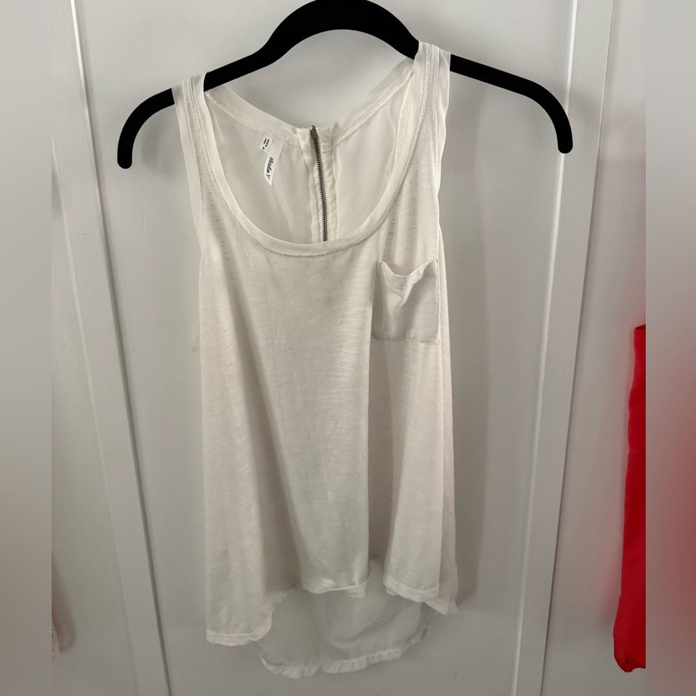 Studio Y Cream Sleeveless Tank Top
